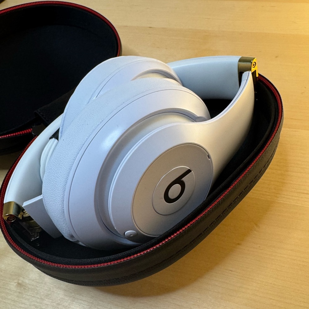 Beats Studio3 Over-Ear Bluetooth Headphones in White w/ Pure ANC